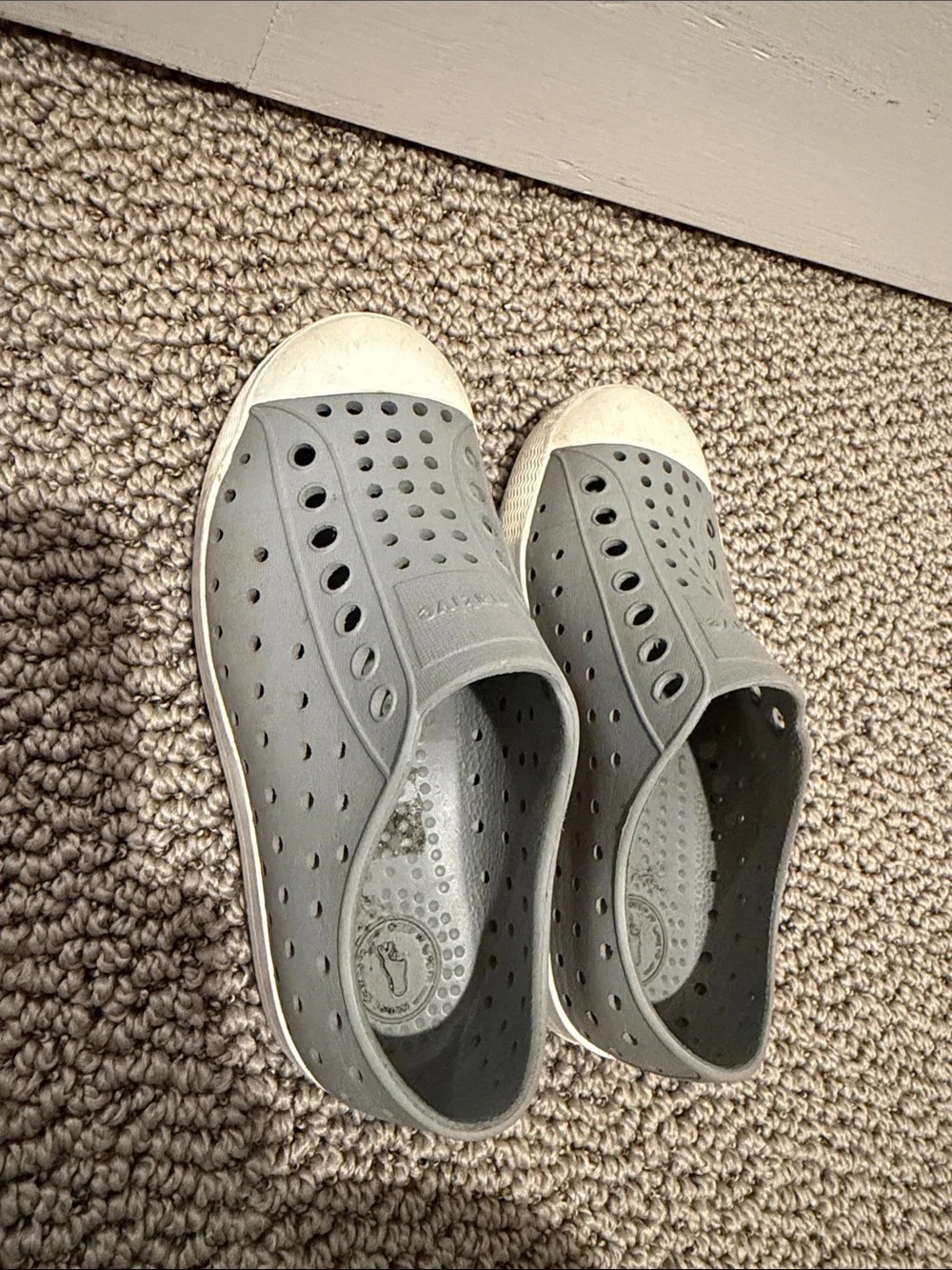 Native Kids Water Shoes Jefferson Slip-On in Grey with White Toe